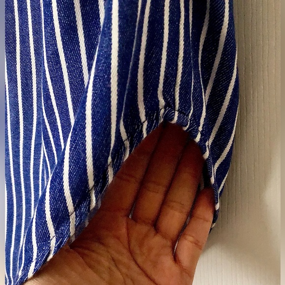 Blue and White Striped Short Sleeve Button Down Size Medium - Picture 3 of 5